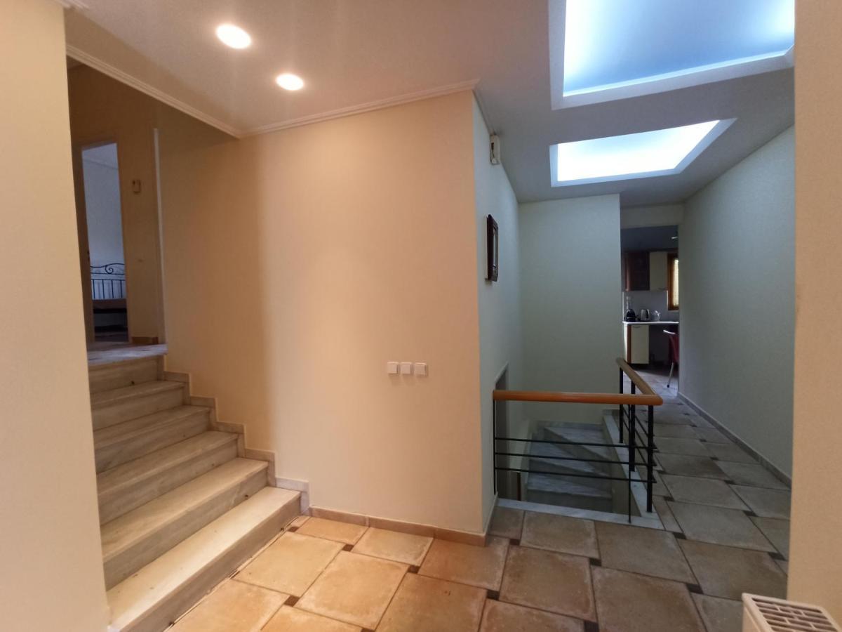 Σπίτι Στο Ρίο Πατρών Με Κήπο - Detached House In Rio With Garden Apartamento Exterior foto