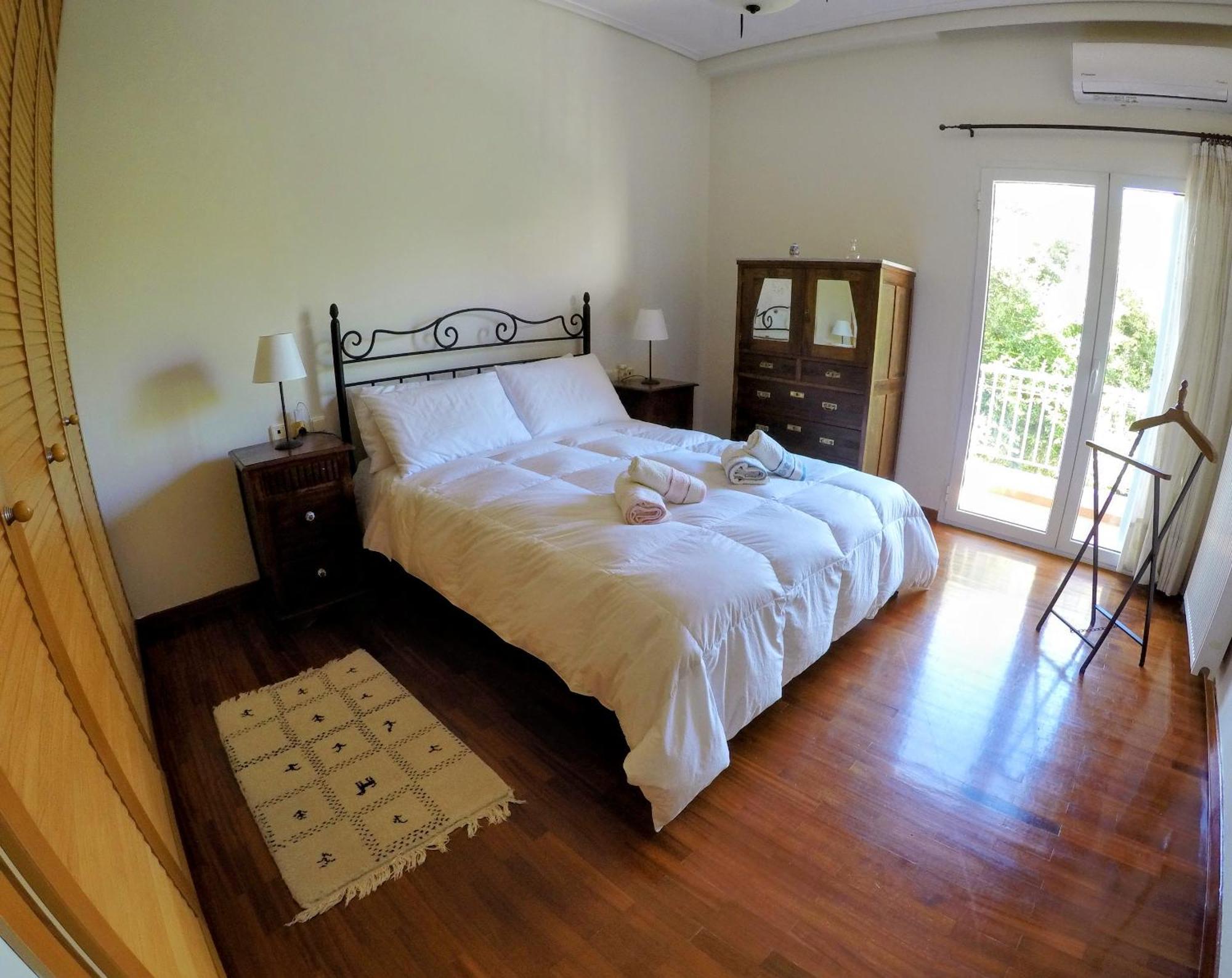 Σπίτι Στο Ρίο Πατρών Με Κήπο - Detached House In Rio With Garden Apartamento Exterior foto