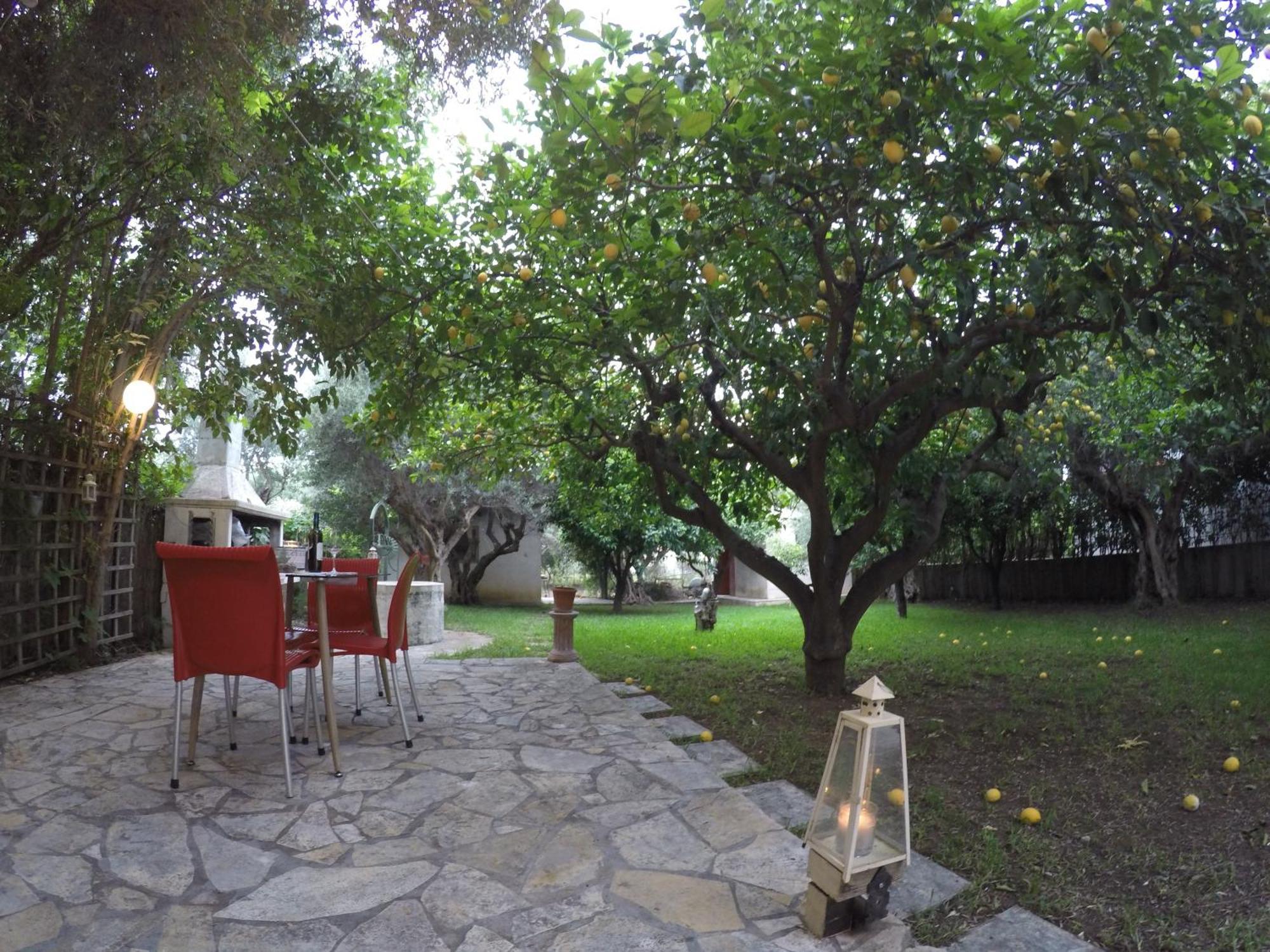 Σπίτι Στο Ρίο Πατρών Με Κήπο - Detached House In Rio With Garden Apartamento Exterior foto